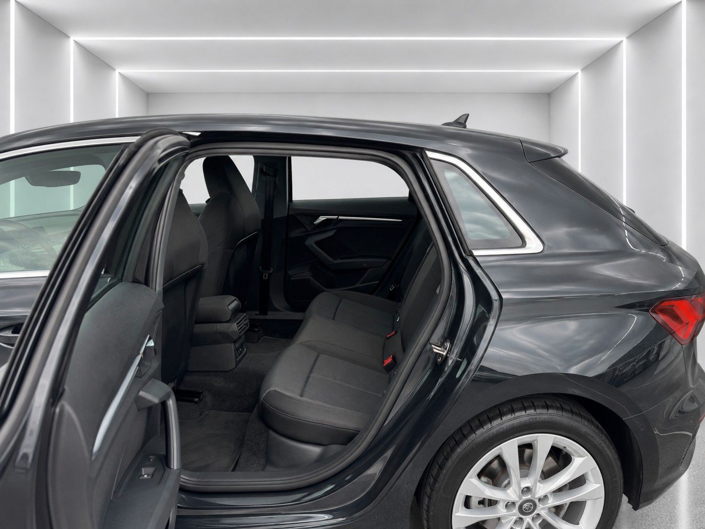 Fahrzeugabbildung Audi A3 35 TFSI Sportback advanced *Matrix*Pano*