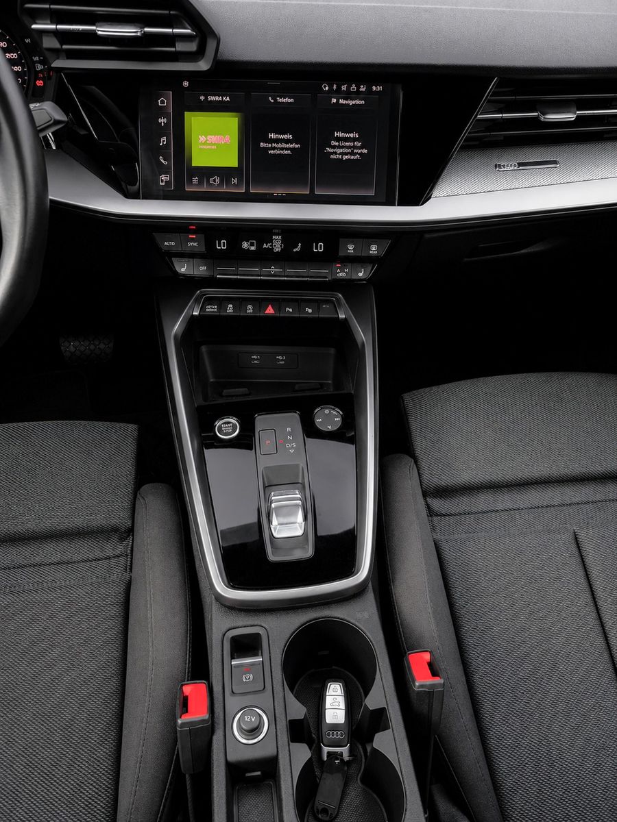 Fahrzeugabbildung Audi A3 35 TFSI Sportback advanced *Matrix*Pano*