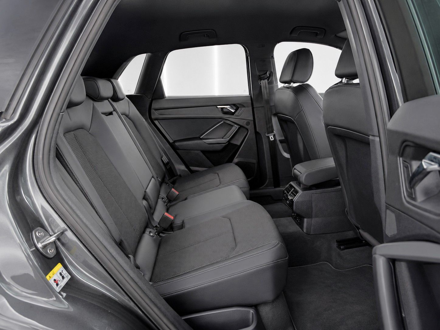 Fahrzeugabbildung Audi Q3 35 TFSI S line *Black-Style*LED*AHK*VIRTUAL*