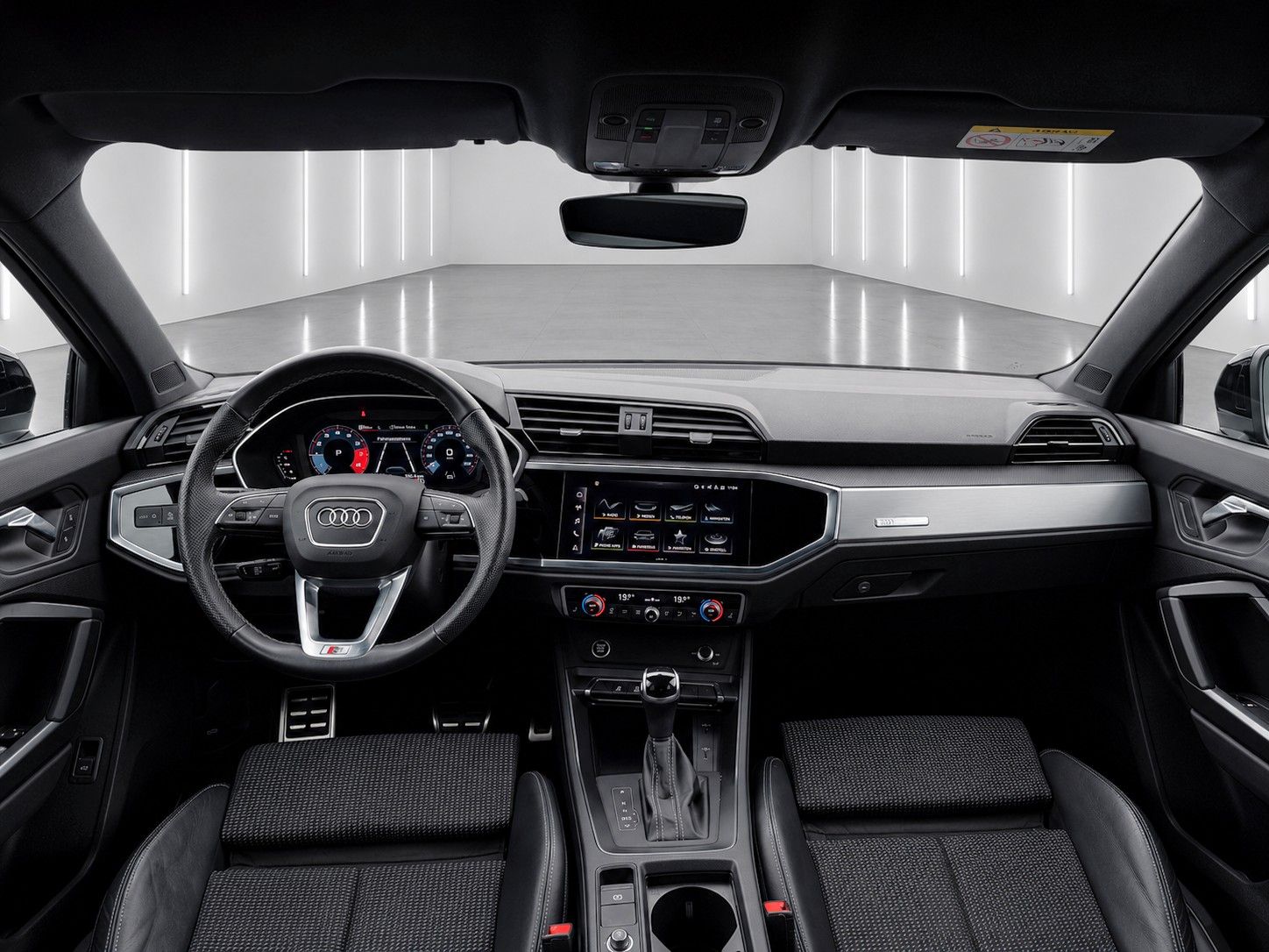 Fahrzeugabbildung Audi Q3 35 TFSI S line *Black-Style*LED*AHK*VIRTUAL*