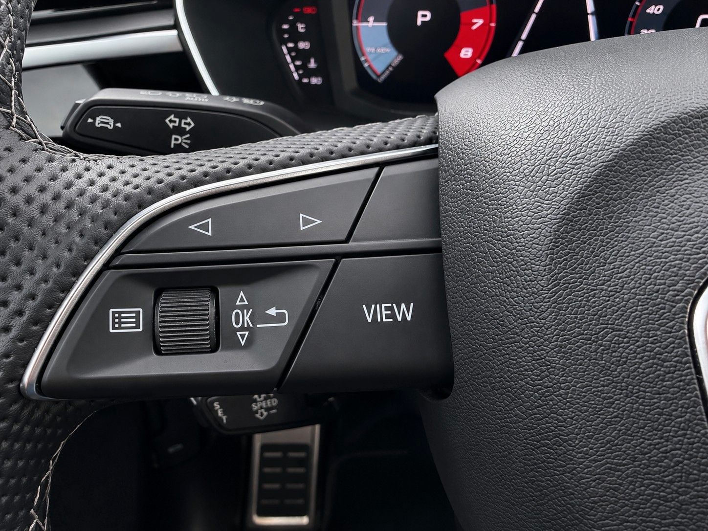 Fahrzeugabbildung Audi Q3 35 TFSI S line *Black-Style*LED*AHK*VIRTUAL*