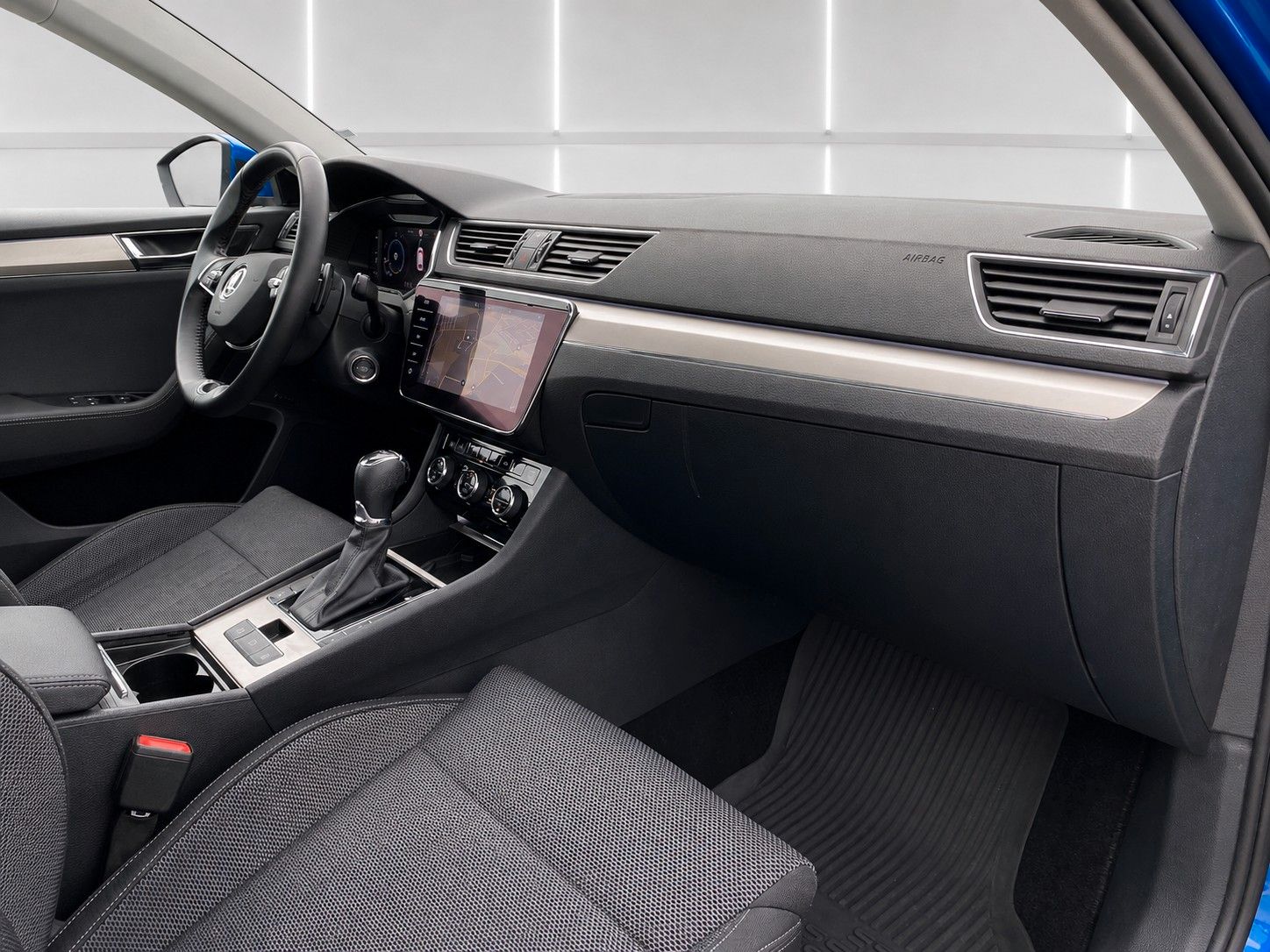 Fahrzeugabbildung SKODA Superb Combi 2.0 TDI DSG Style*Mega-Ausstattung*