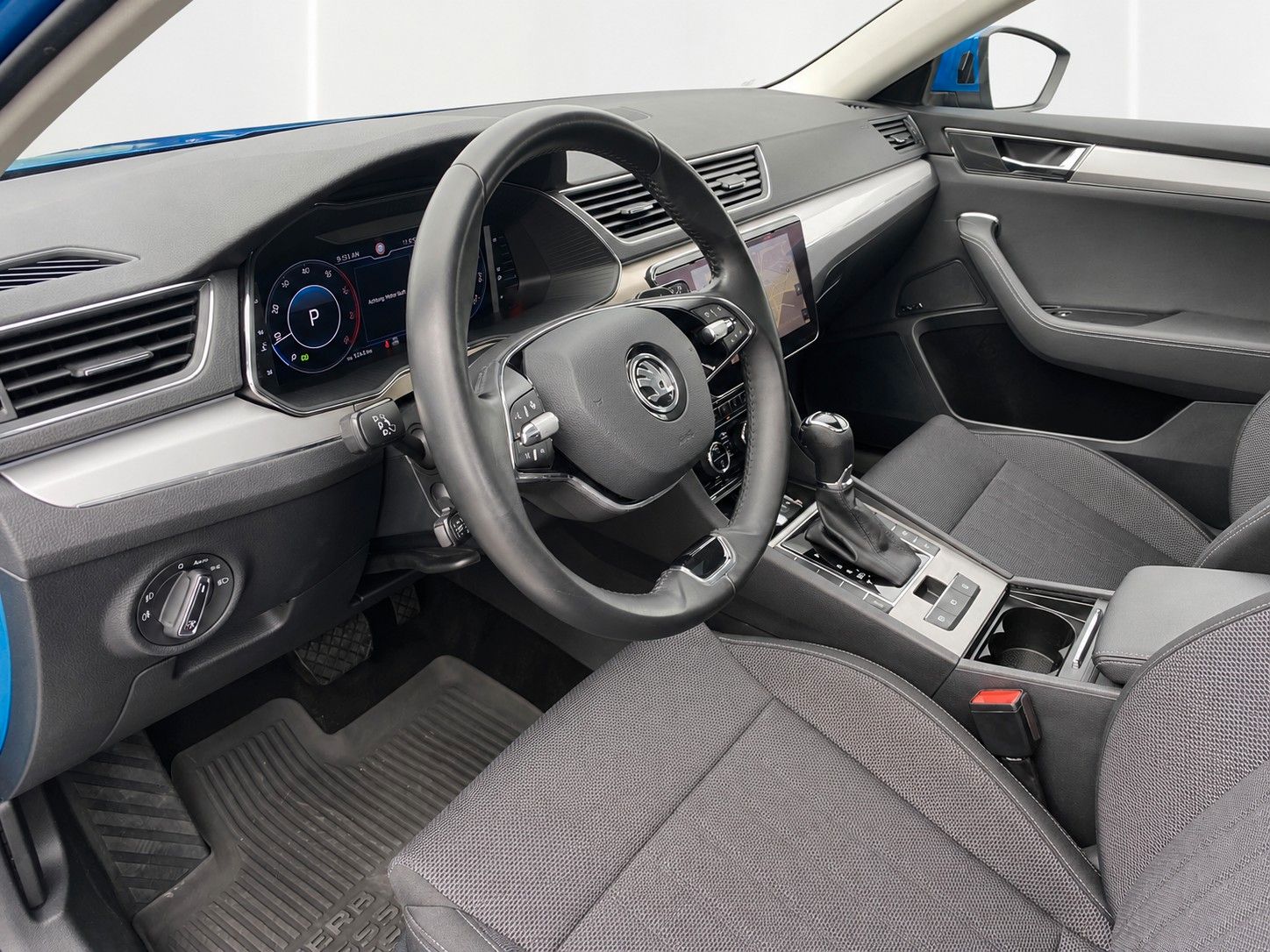 Fahrzeugabbildung SKODA Superb Combi 2.0 TDI DSG Style*Mega-Ausstattung*