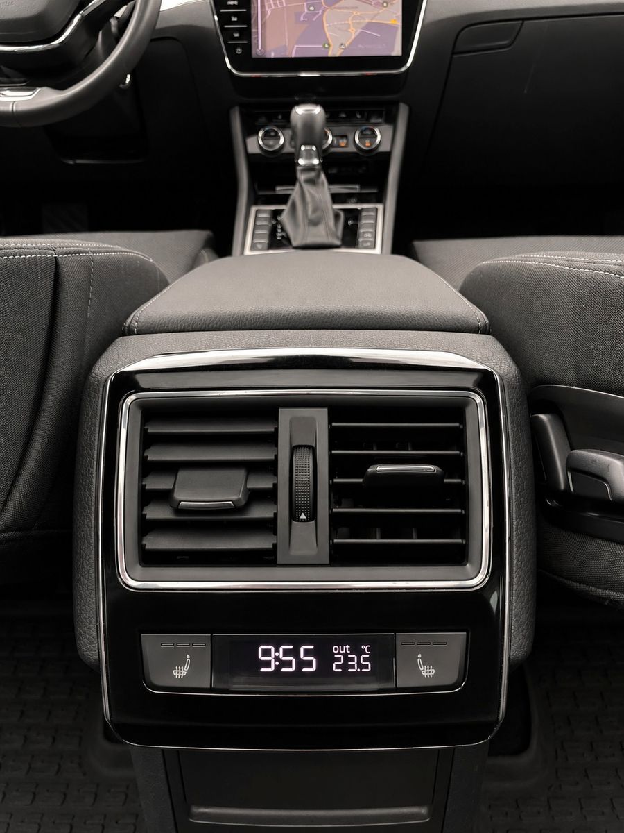 Fahrzeugabbildung SKODA Superb Combi 2.0 TDI DSG Style*Mega-Ausstattung*
